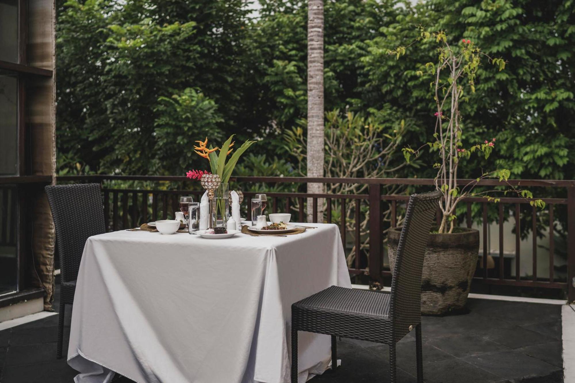 Canggu Circle Villa By Ini Vie Hospitality Buitenkant foto